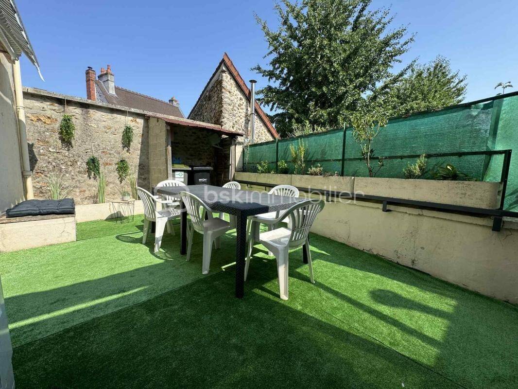 Maison à vendre, 186m², OZOUER LE VOULGIS