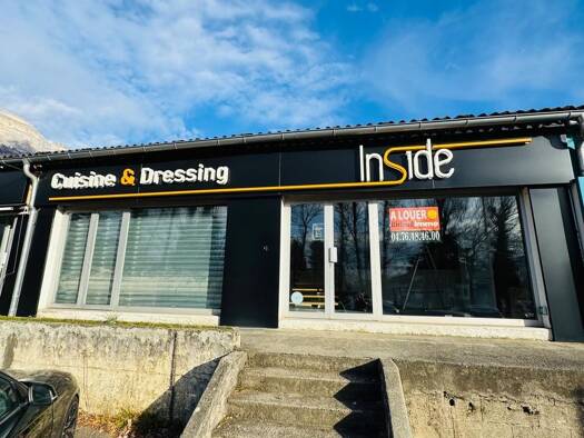 Local commercial à louer 1 600 € 132,5 m² de surface de vente Crolles 38920