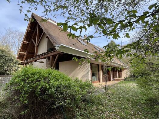 Maison à vendre 367 500 € 6 pièces 4 chambres 176 m² 5 200 m² de terrain Plaimpied-Givaudins 18340