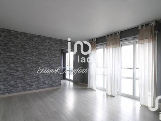 Appartement à vendre 102 500 € 4 pièces 3 chambres 76 m² Étage 4/4 Caserne Brive-la-Gaillarde 19100