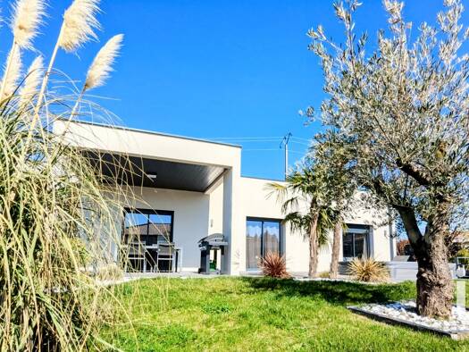Maison à vendre 439 000 € 5 pièces 3 chambres 106 m² 660 m² de terrain Perreux 42120