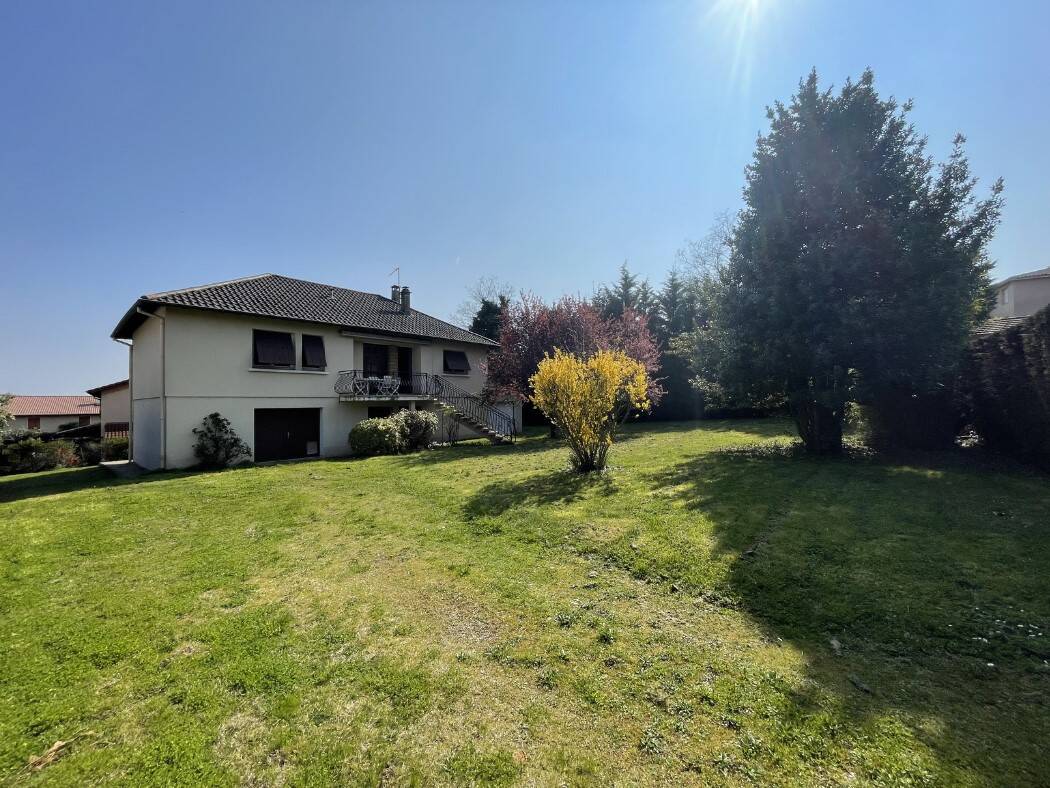 Maison à vendre, 211m², SAINT GENIS LES OLLIERES