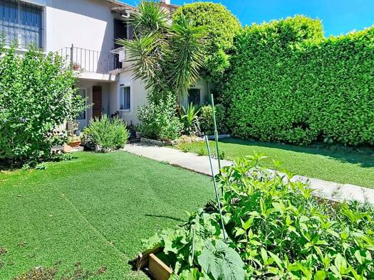 Maison à vendre 289 000 € 5 pièces 1 chambre 112 m² 262 m² de terrain Courtine Avignon 84000