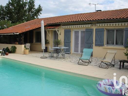 Maison de plain-pied à vendre 274 900 € 4 pièces 3 chambres 115 m² 1 506 m² de terrain Saint-Nexans 24520