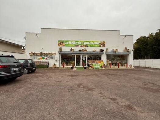 Local commercial à vendre 150 000 € 120 m² de surface de vente Bourg 33710