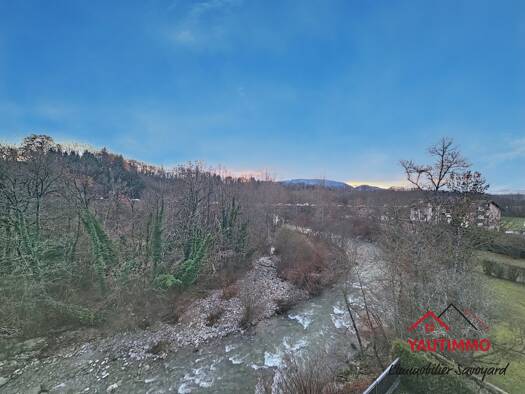 Appartement à vendre 399 000 € 5 pièces 4 chambres 110 m² Étage 2/2 Bonne 74380