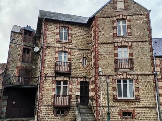 Maison à vendre 106 400 € 7 pièces 4 chambres 190 m² 152 m² de terrain Briouze 61220