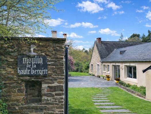 Propriété à vendre 1 465 000 € 8 pièces 5 chambres 330 m² 153 315 m² de terrain Segré-en-Anjou Bleu 49500