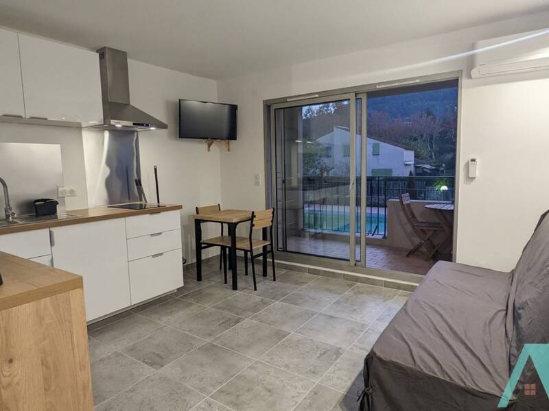 Maison à louer, 30m², LE BEAUSSET