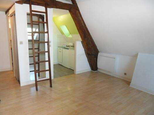Studio à louer 485 € 1 pièce 21 m² Étage 3/3 dès le 28/06/2026 Compiègne 60200