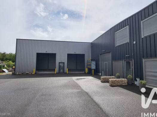 Local commercial à vendre 1 113 000 € 694 m² de surface de vente Voltaire-Moulin Creil 60100