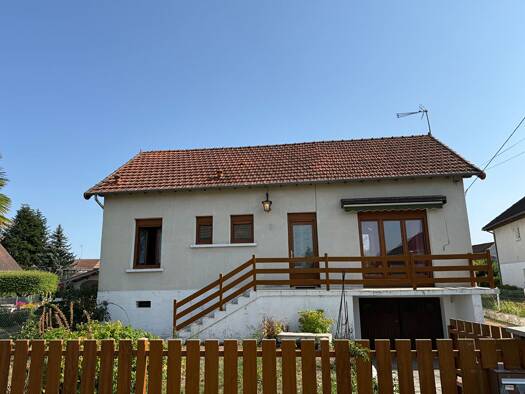 Maison à vendre 131 000 € 5 pièces 3 chambres 103 m² 1 200 m² de terrain La Baratte-Les Sablons Nevers 58000