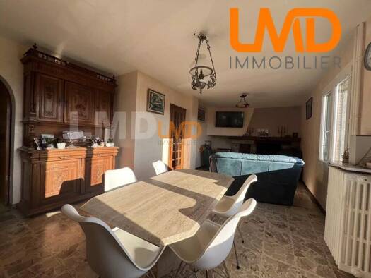 Maison à vendre 257 000 € 8 pièces 5 chambres 186 m² 808 m² de terrain Aubenas 07200