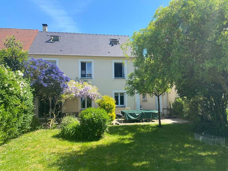 Maison à vendre, 136m², TOUSSUS LE NOBLE