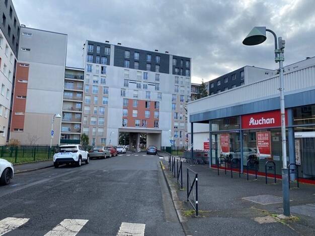 Appartement à louer 650 € 2 pièces 1 chambre 40 m² 4ème étage Beaumont 63110