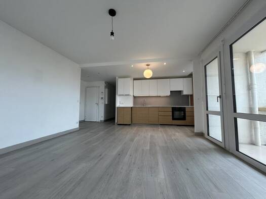 Appartement à louer 1 295 € 4 pièces 3 chambres 93 m² 8ème étage Centre Ville Chambéry 73000