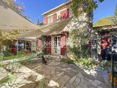 Ferme à vendre 1 155 000 € 9 pièces 4 chambres 150 m² 38 000 m² de terrain Cucuron 84160