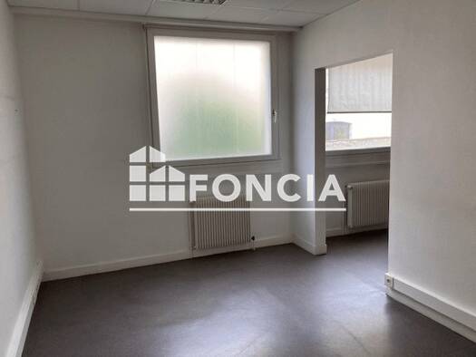 Local commercial à louer 390 € 25 m² de surface de vente Pastières Chartres 28000