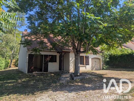 Maison de plain-pied à vendre 148 000 € 5 pièces 3 chambres 91 m² 871 m² de terrain Briare 45250