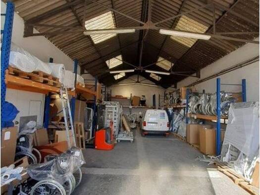 Local commercial à louer 1 675 € 234 m² de surface de vente Silhol-Pierre Plantée-Conilhères Alès 30100