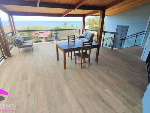 Villa à vendre - Première occupation 670 000 € 6 pièces 4 chambres 178 m² 603 m² de terrain Saint-Leu 97436