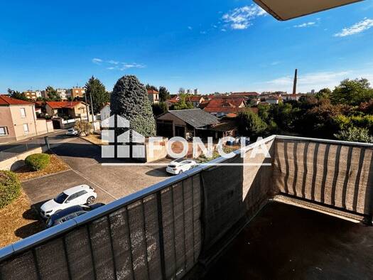 Appartement à louer 550 € 2 pièces 1 chambre 93 m² Étage 3/6 Clermont-Est Roanne 42300