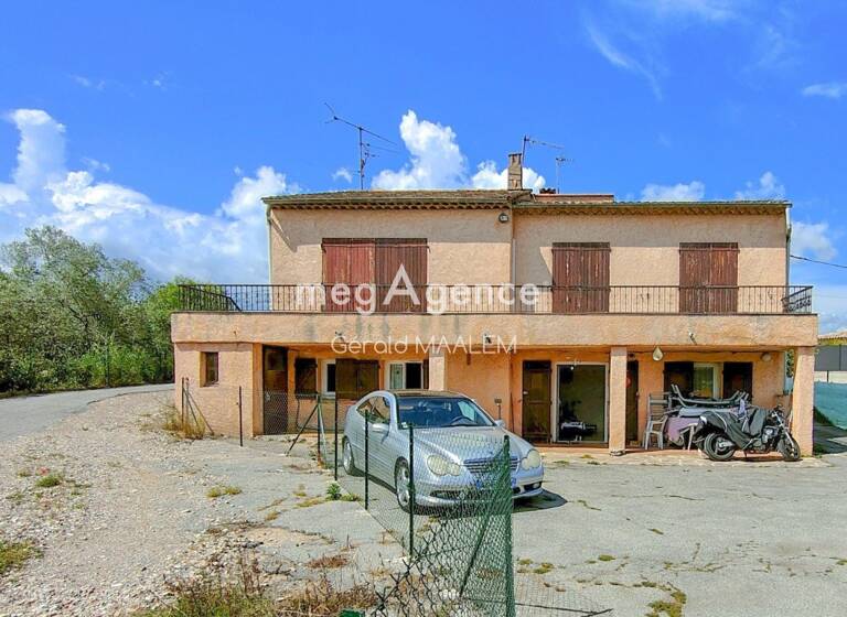 Maison à vendre 459 000 € 9 pièces 6<br/>chambres 195 m²<br/>superficie 500 m²<br/>terrain Nord RN Puget-sur-Argens 83480