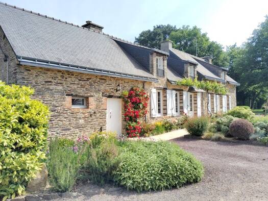 Maison à vendre 354 460 € 6 pièces 4 chambres 218 m² 4 510 m² de terrain Val d'Anast 35330