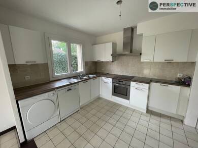 Appartement à louer 1 890 € 3 pièces 2 chambres 68 m² RDC/3 Prevessin Moens 01280