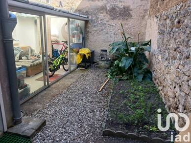 Maison de ville à vendre 117 000 € 5 pièces 3 chambres 95 m² 125 m² de terrain Gençay 86160