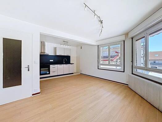 Appartement à vendre 190 000 € 3 pièces 2 chambres 54,6 m² Étage 1/3 Bonne 74380