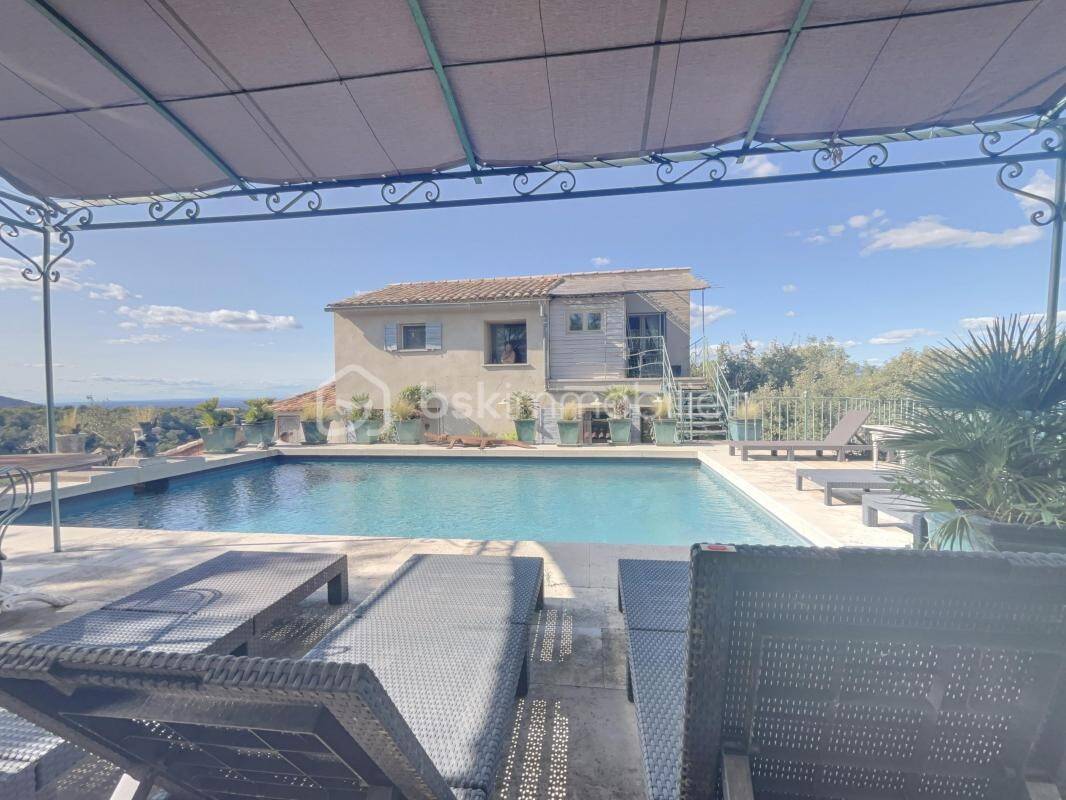 Maison à vendre, 176m², MENERBES