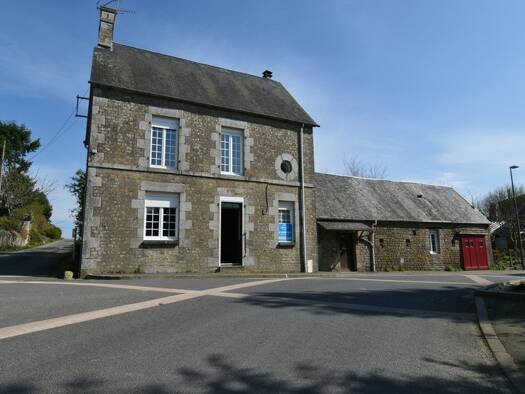 Maison à vendre 40 000 € 7 pièces 3 chambres 90 m² 135 m² de terrain Le Teilleul 50640