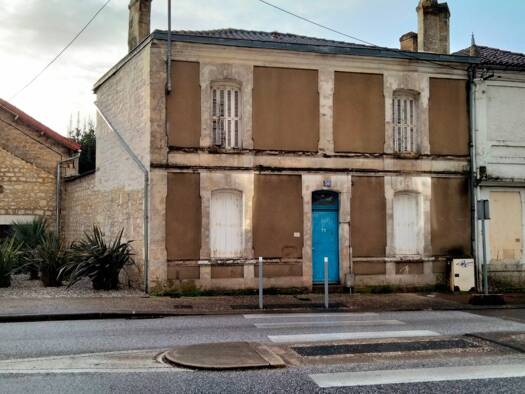 Maison de ville à vendre 120 000 € 5 pièces 3 chambres 104 m² 150 m² de terrain Centre Ruelle-sur-Touvre 16600