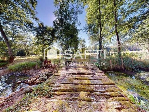 Propriété à vendre 293 000 € 7 pièces 4 chambres 200 m² 69 940 m² de terrain Gurat 16320