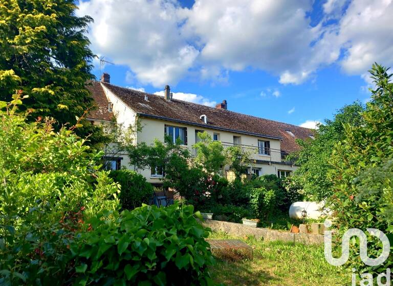 Maison à vendre 125 000 € 15 pièces 4<br/>chambres 164 m²<br/>superficie 3 096 m²<br/>terrain Saint-Victor-de-Buthon 28240