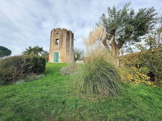 Immeuble à vendre 1 248 000 € 868 m² Arvert 17530