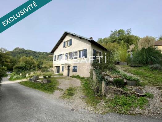 Maison à vendre 265 000 € 8 pièces 4 chambres 121 m² 1 554 m² de terrain Salins-les-Bains 39110