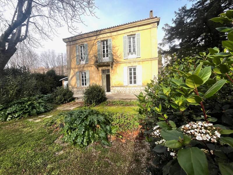 Maison à louer, 197m², ARLES