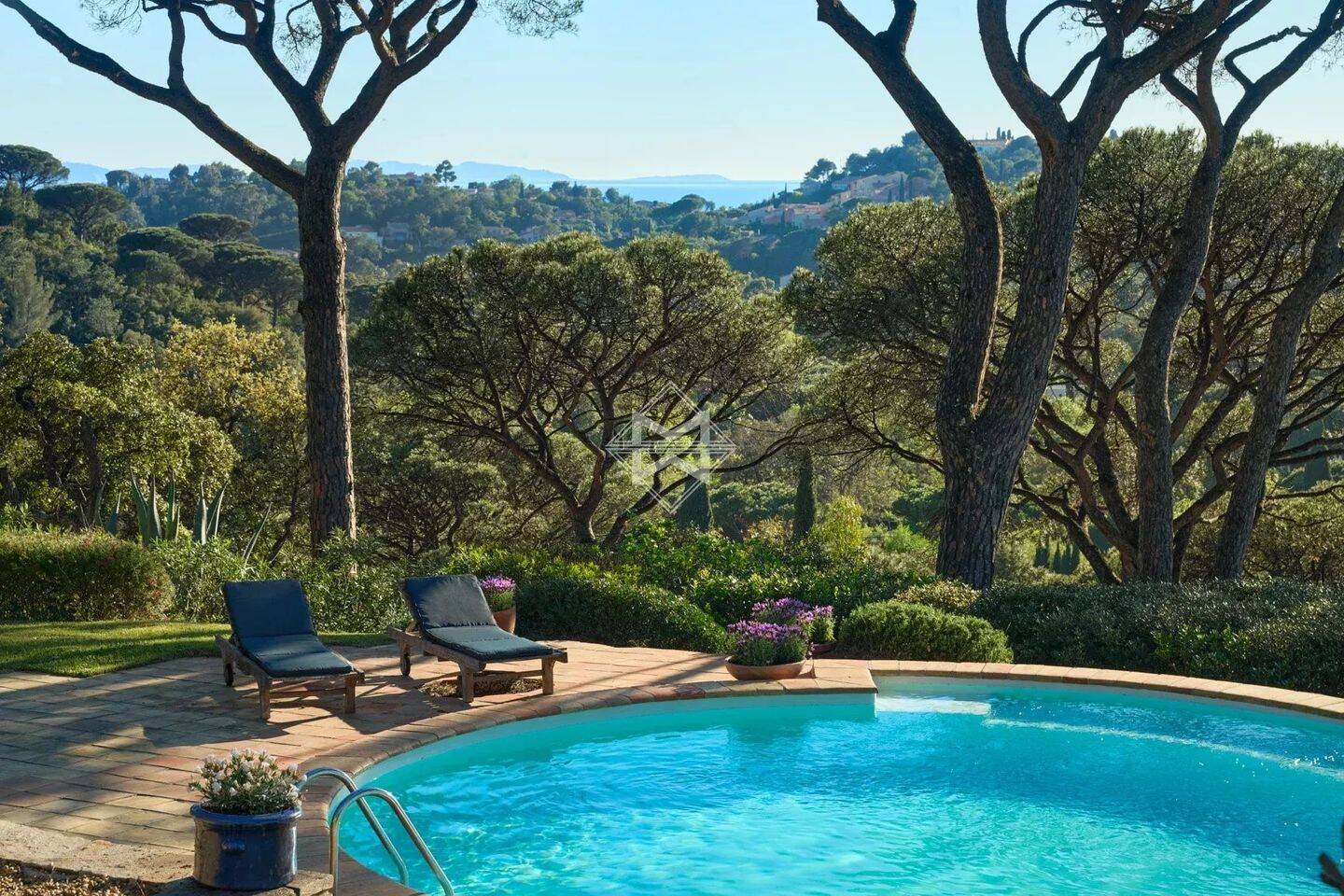 Maison à vendre, 365m², LA CROIX VALMER
