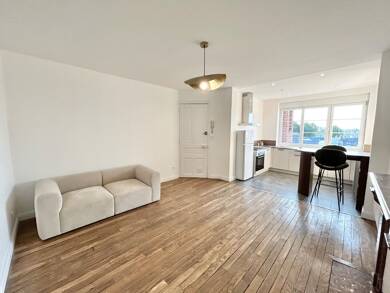 Appartement à louer 650 € 2 pièces 1 chambre 54 m² Dernier étage, Étage 3/3 Centre Ville Saint-Quentin 02100