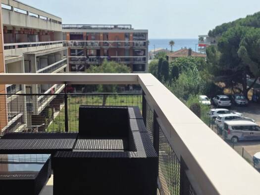 Appartement à vendre 330 000 € 2 pièces 1 chambre 43,23 m² Étage 3/3 Bouches du Loup Villeneuve-Loubet 06270