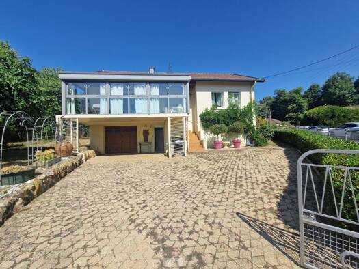 Maison à vendre 165 000 € 6 pièces 4 chambres 133 m² 350 m² de terrain Charolles 71120