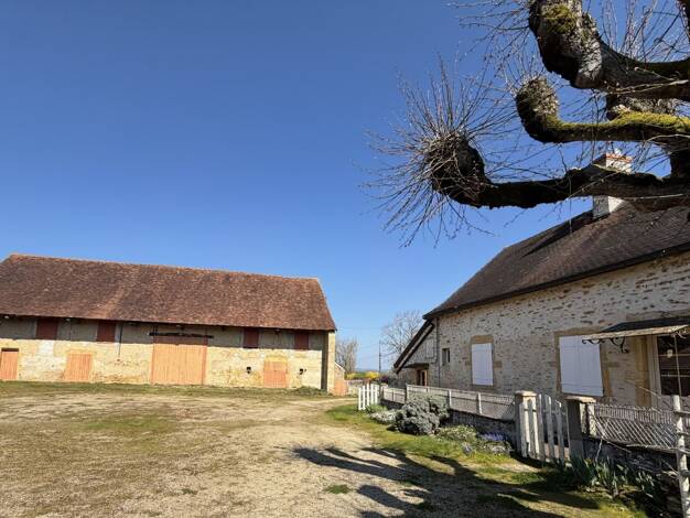 Villa à vendre 210 000 € 4 pièces 3 chambres 102 m² 19 312 m² de terrain Charolles 71120