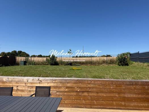 Maison de plain-pied à vendre 178 500 € 3 pièces 2 chambres 64 m² 589 m² de terrain Saint-Mars-d'Outillé 72220