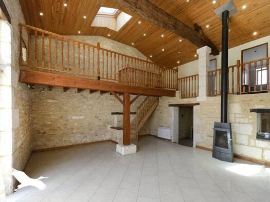 Maison à vendre 260 190 € 6 pièces 3 chambres 152 m² 2 204 m² de terrain Touvre 16600