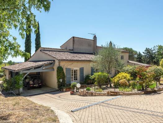 Maison à vendre 385 000 € 8 pièces 4 chambres 209,48 m² 4 683 m² de terrain Lembras 24100