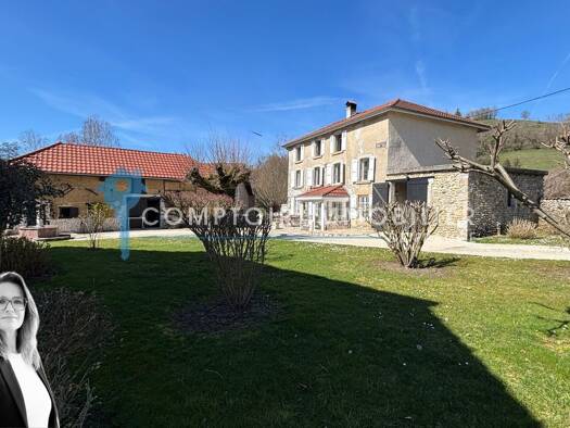 Maison à vendre 379 000 € 8 pièces 5 chambres 142 m² 936 m² de terrain Montferrat 38620