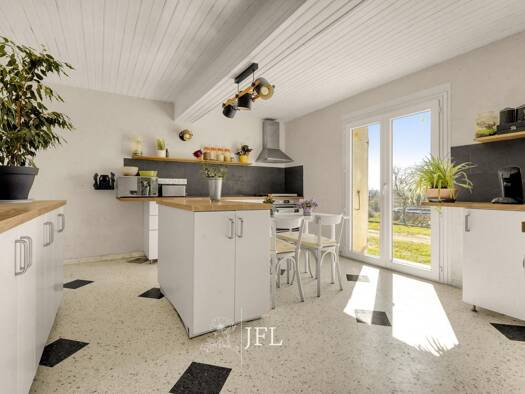 Ferme équestre à vendre 435 000 € 136 m² 24 000 m² de terrain Verfeil 31590