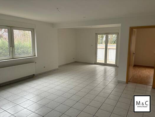 Appartement à louer 810 € 3 pièces 2 chambres 82 m² RDC Munchhausen 67470